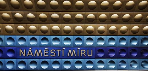 V nabídce jsou tři soubory hliníkových výlisků k obložení interiérů pražského metra na trase A.