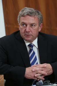 Ministr dopravy Antonín Prachař.
