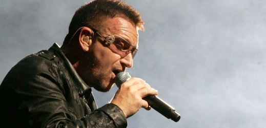 Zpěvák Bono Vox.