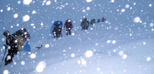 Evakuace po nedávné sněhové bouři v Himálajích.