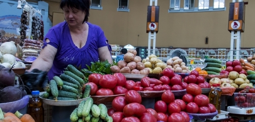 Prodavačka ovoce a zeleniny v Kyjevě.