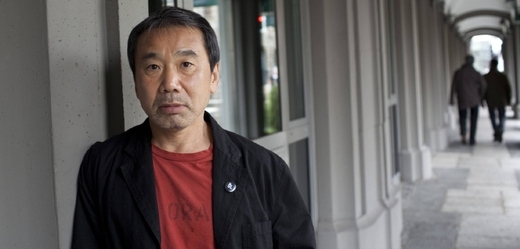 Japonský autor Haruki Murakami, jehož literární tvorbu si čeští čtenáři oblíbili.