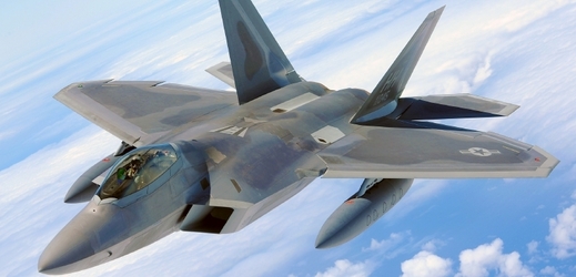 Islámský stát bombardují i americké letouny F-22.