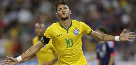 Novopečený kapitán brazilského národního týmu Neymar porušil zákaz trenéra Dunga o politickém vyjadřování.