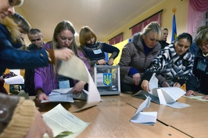 Sčítání hlasů v Kyjevě.