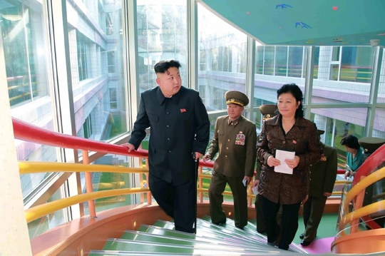 Gratulujeme. Kim III. už zvládne i schody.