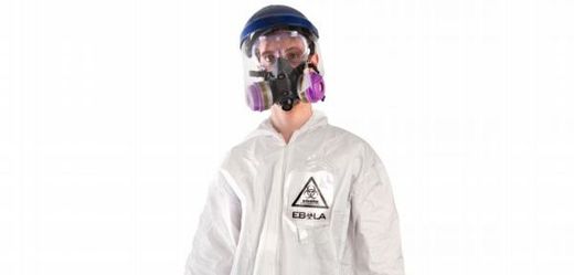 Halloweenská souprava proti ebole obsahuje bílou kombinézu, gumáky, rukavice, masku a speciální brýle.