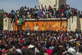 Demonstrace v Burkina Fasu.