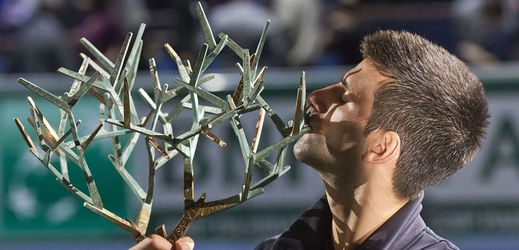 Novak Djokovič jako první v historii obhájil titul na Masters v Paříži.