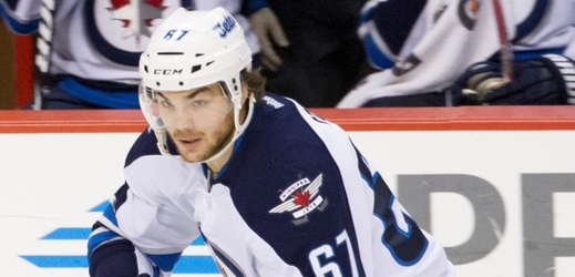 Hokejový útočník Michael Frolík rozhodl v nedělním utkání NHL svým prvním gólem v sezoně o výhře Winnipegu na ledě Chicaga 1:0. 