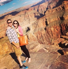 Brittany s manželem u Grand Canyonu.