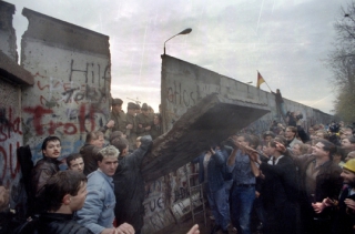 Zeď padá - rok 1989.