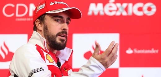 Fernando Alonso se stále nerozhodl ohledně své nejbližší budoucnosti v F1.