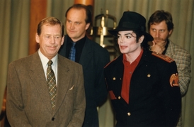 Václav Havel, Michael Kocáb a Michael Jackson.