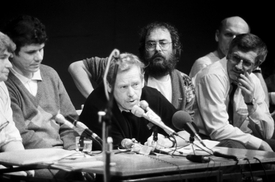Václav Havel a Václav Klaus na tiskové konferenci na archivním snímku z roku 1989.