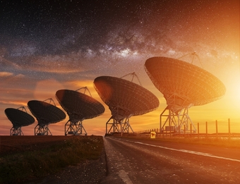 Radioteleskopy pátrají po mimozemských civilizacích.