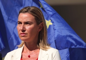 Šéfka unijní diplomacie Mogheriniová.