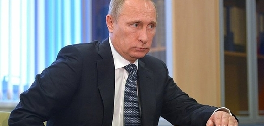 Vladimír Putn - nehledě na sankce vystuopuje sebejistě.