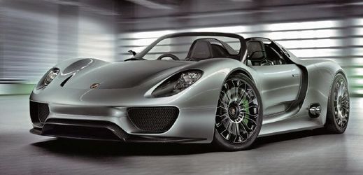Ze supersportovního hybridu Porsche 911 Spyder se budou těšit první majitelé. 