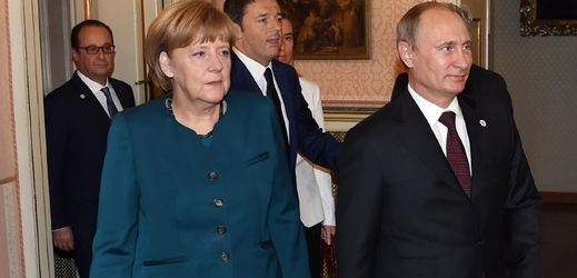 Putin a Merkelová v Austrálii.