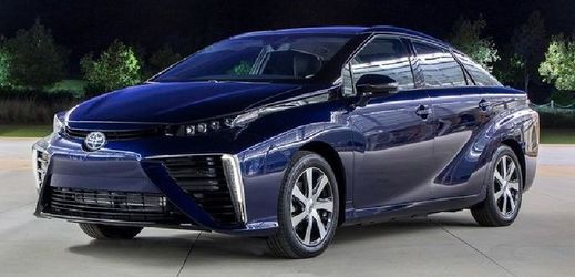 Toyota Mirai, model poháněný energií z palivových článků.