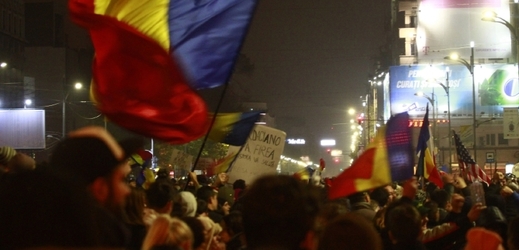 Komplikace související s hlasováním vyhnaly do ulic Bukurešti tisíce demonstrantů.