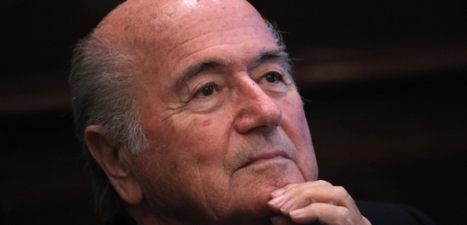 Prezident FIFA Sepp Blatter (na obr.) podal trestní oznámení na popud předsedy etické komise.