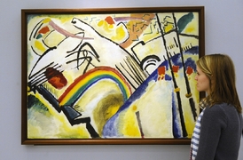 Známý synestetik byl ruský malíř a výtvarný teoretik Vasilij Vasiljevič Kandinskij.