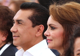 Bývalý starosta Igualy Abarca s manželkou.