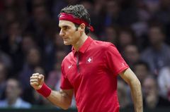 Roger Federer přidal třetí a vítězný bod do šatny Švýcarů.