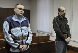 Roland Makó (zleva) a Libor Vaďura u soudu, 14.03.2012.