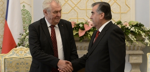 Miloš Zeman a prezident Tádžikistánu Imomal Rachmon.