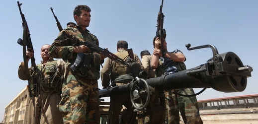 Česká vláda letos na konci srpna rozhodla, že Kurdům daruje munici v hodnotě 41 milionů korun.