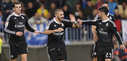 Hráči Realu se radují ze vstřeleného gólu. 
