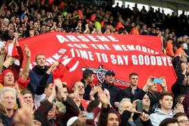 Vzkaz fanoušků Arsenalu: "Díky za vzpomínky, ale je čas se rozloučit".