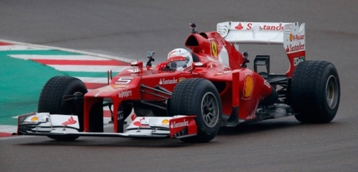 Sebastian Vettel už se proháněl  v rudém vozu stáje Ferrari.
