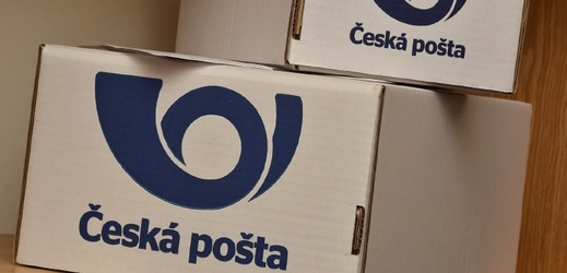 Česká pošta kvůli ledové kalamitě nedodá včas zhruba třicet tisíc balíků, které měly putovat po hlavním železničním koridoru mezi Prahou a Ostravou (ilustrační foto).