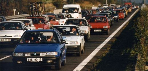 Letos zatím přibylo v Česku na 165 tisíc nových automobilů (ilustrační foto).