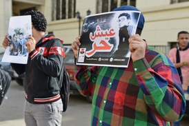 Příznivci Muslimského bratrstva demonstrovali v úterý 2. prosince za propuštění zadržených osob.
