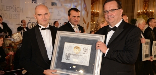Ministr průmyslu a obchodu Jan Mládek (vpravo) a předseda představenstva S group holding Martin Borovička.