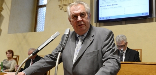 Miloš Zeman v senátu.