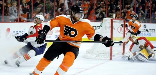 Zatím nejúspěšnější český hokejista této sezony, útočník Philadelphie Jakub Voráček.