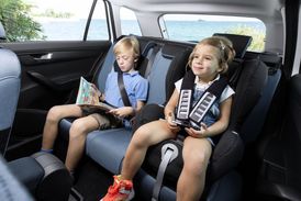 V testech se prověřuje i bezpečnost dětských pasažérů.