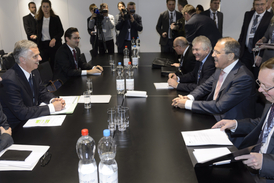 Jednání švýcarského prezidenta Didiera Burkhaltera s Lavrovem.