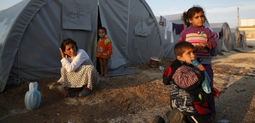 Syrští uprchlíci na turecko-syrských hranicích. 