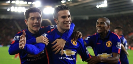 Fotbalisté Manchesteru United se radují z gólu v zápase proti Southamptonu. 
