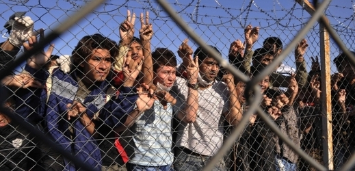 Italská mafie vydělává na provozu detenčních center pro imigranty (ilustrační foto).