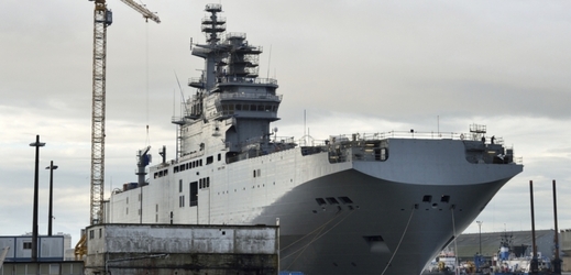 Ruská armáda měla první ze dvou moderních výsadkových lodí od Francouzů převzít již na konci října.