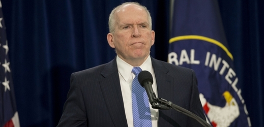 Šéf CIA John Brennan na tiskové konferenci.