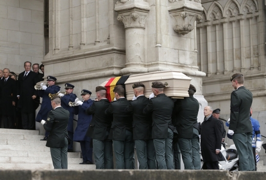 Smuteční obřad se konal v bruselské katedrále sv. Michala a Guduly.